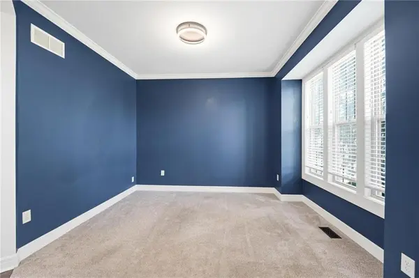 8426 GREEN RD, Lenexa, KS 66227