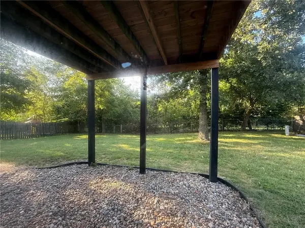 201 E Whispering Hills BLVD, Lone Jack, MO 64070