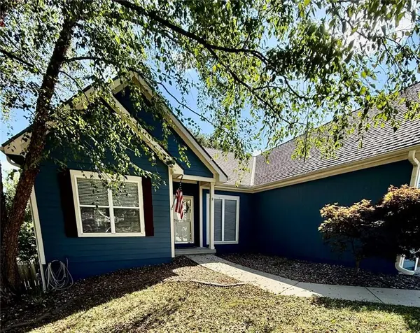 201 E Whispering Hills BLVD, Lone Jack, MO 64070