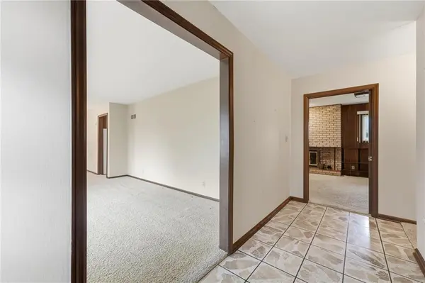7417 NW Woody Creek LN, Platte Woods, MO 64151
