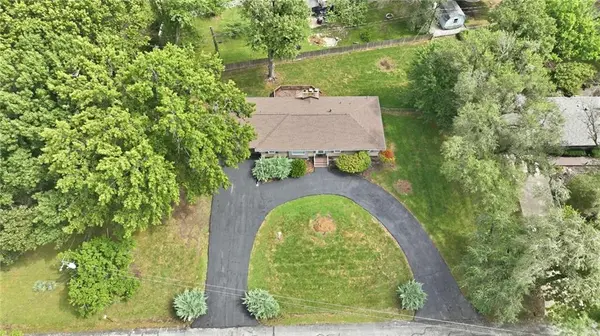 7417 NW Woody Creek LN, Platte Woods, MO 64151