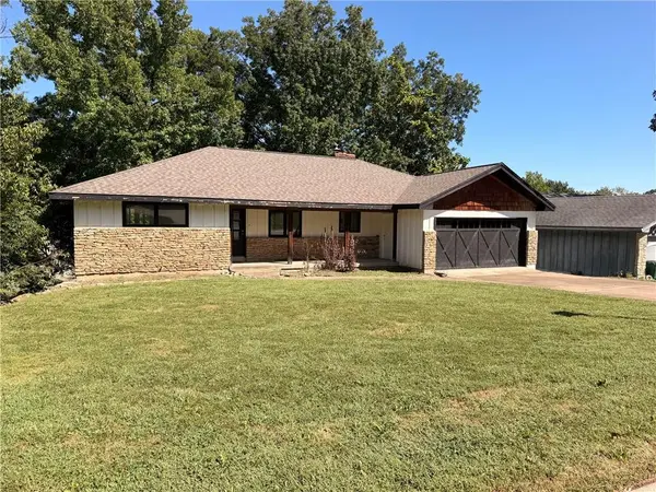 234 N Winnebago DR, Lake Winnebago, MO 64034