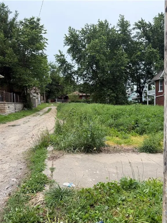 3216 Smart AVE, Kansas City, MO 64124