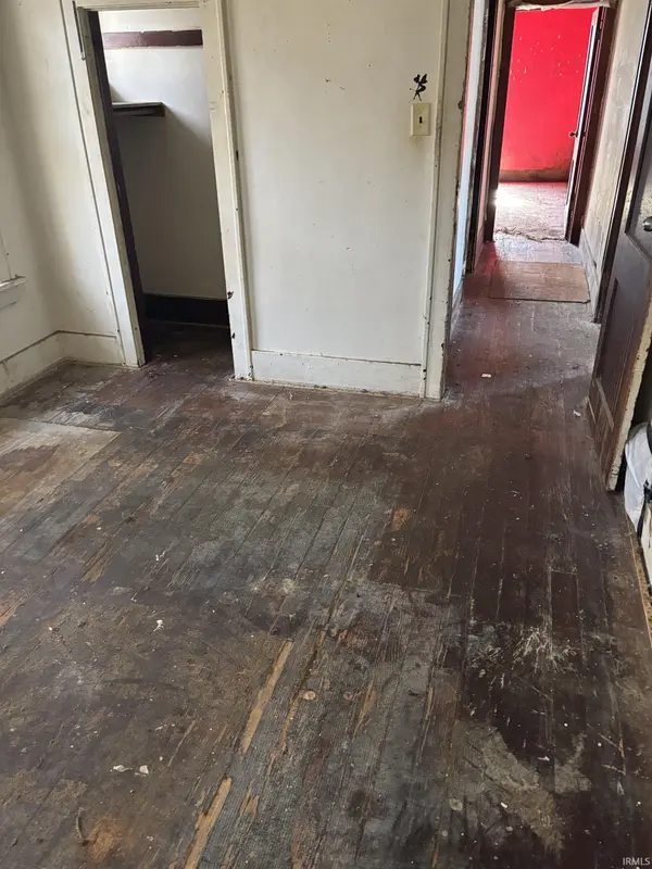 621 E Dayton ST, South Bend, IN 46613-2619