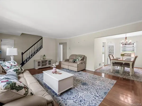 42 Berkshire RD, Yonkers, NY 10710