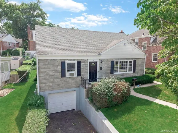 42 Berkshire RD, Yonkers, NY 10710