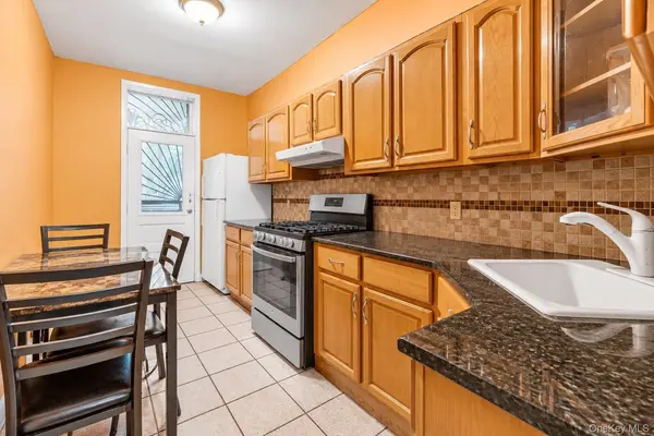 68-14 60th ST, Ridgewood, NY 11385