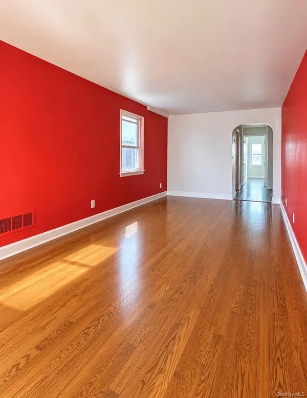 712 E 232nd ST, Bronx, NY 10466