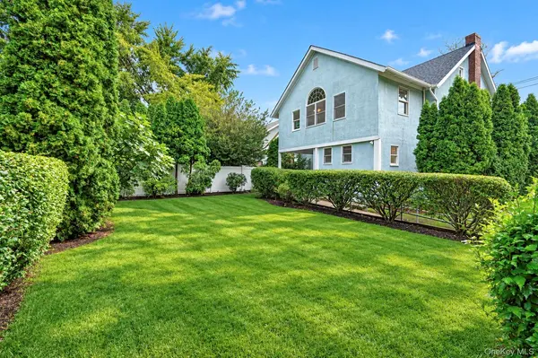 108 Hempstead AVE, Lynbrook, NY 11563
