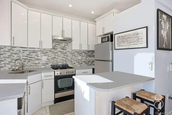 31-73 41st ST, Astoria, NY 11103