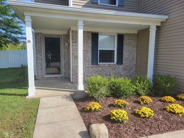 8468 Ash Grove DR, Indianapolis, IN 46113