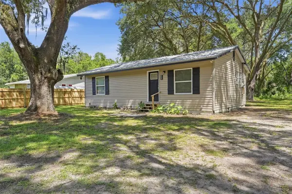 924 MALTAS AVE, Interlachen, FL 32148