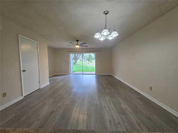 5194 SUNRIDGE PALMS DR, Tampa, FL 33617