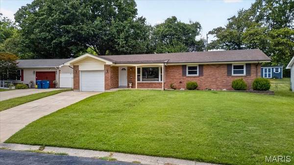 525 Norma DR, St Charles, MO 63301