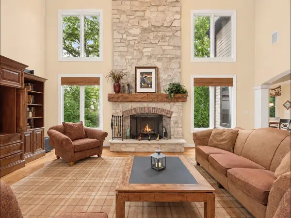 901 Kenton RD, Deerfield, IL 60015