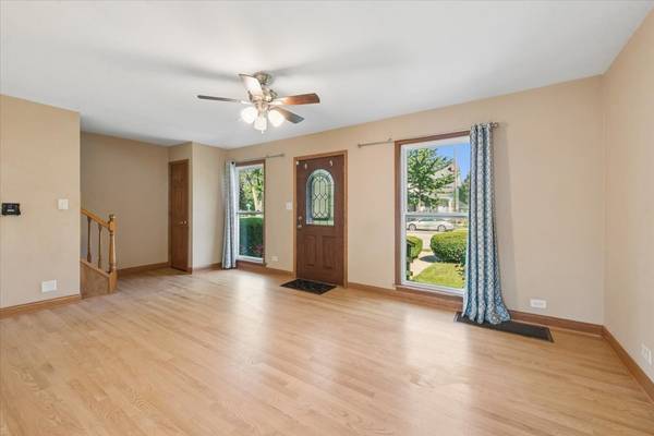 2312 Emerson ST, Evanston, IL 60201