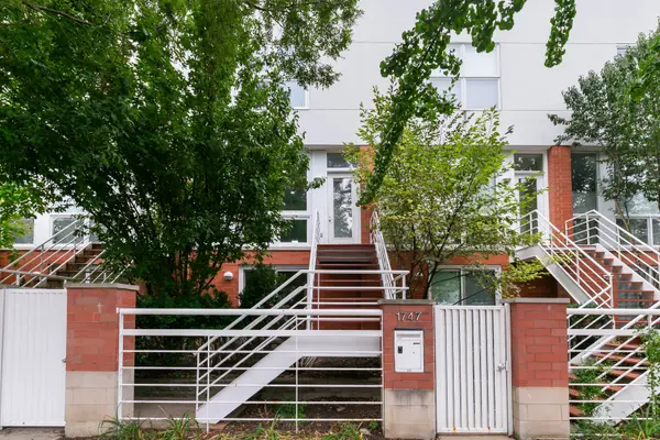1745 W Wellington AVE, Chicago, IL 60657