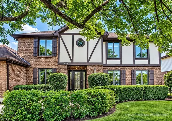 6201 Sleepy Hollow LN, Lisle, IL 60532