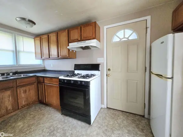107 E Maine, Elvaston, IL 62334