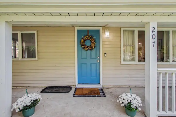 207 Arrowhead TRL, Porter, IN 46304