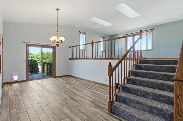 4002 Oak Knoll DR, Eau Claire, WI 54701