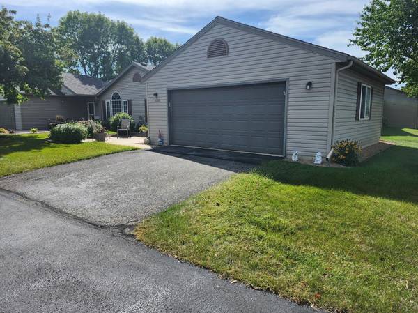 3228 49th ST NW, Rochester, MN 55901