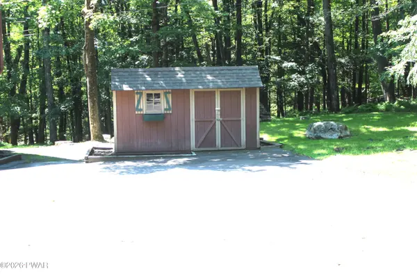 23 Aquarius LN, Lake Ariel, PA 18436