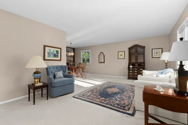 1211 LYNROSE LN, Neenah, WI 54956-4277