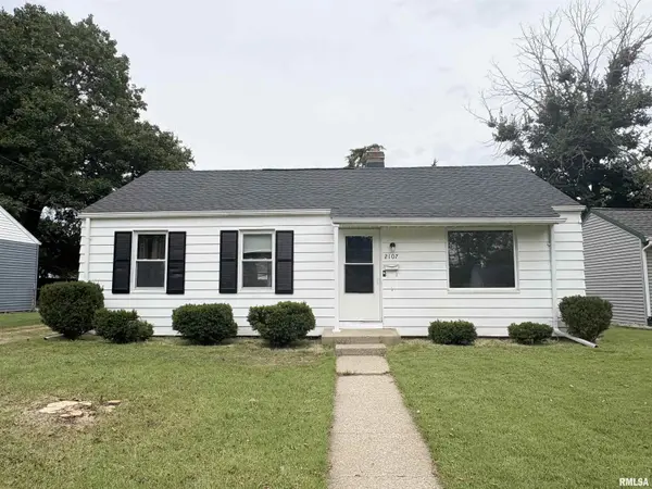 2107 W GILBERT AVE, Peoria, IL 61604