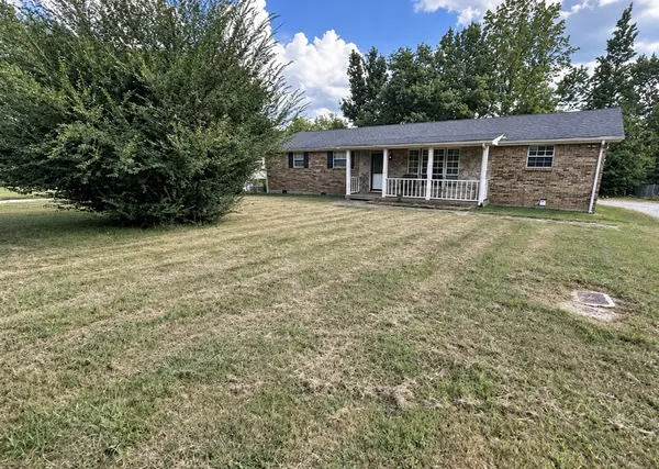 512 Appleton Dr, Clarksville, TN 37042