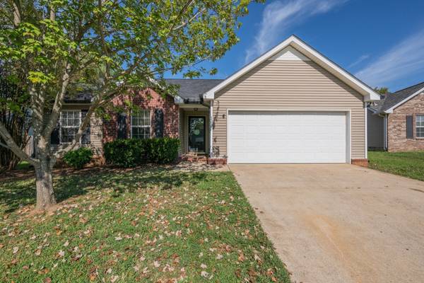 1328 Macduff Dr, Murfreesboro, TN 37128