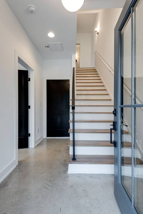 862 W Sharpe Ave #2, Nashville, TN 37206