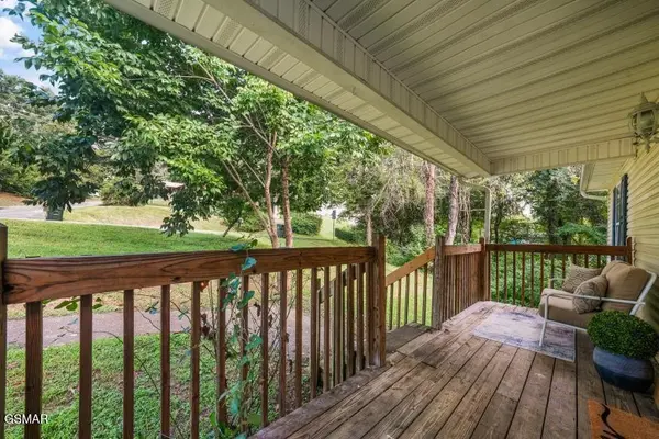 2208 Island Boulevard, Sevierville, TN 37876