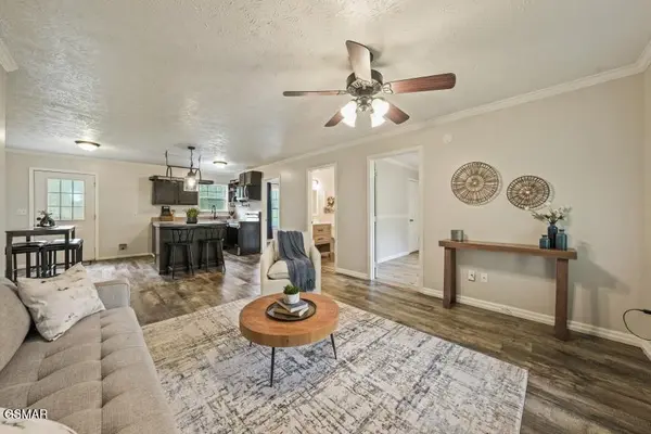 2208 Island Boulevard, Sevierville, TN 37876