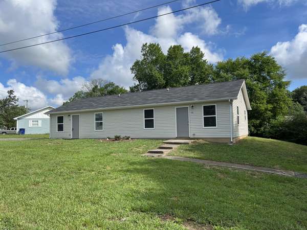 190 Cedar Grove Rd #B, Shelbyville, TN 37160