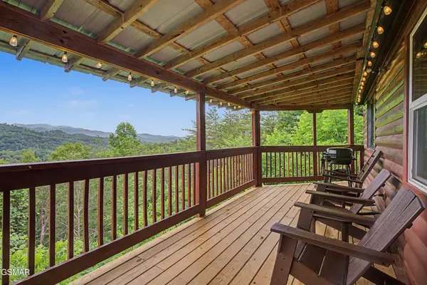 1782 Red Bone Way, Sevierville, TN 37876
