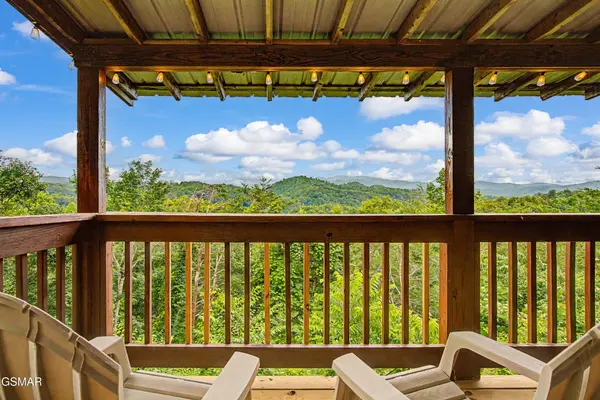 1782 Red Bone Way, Sevierville, TN 37876