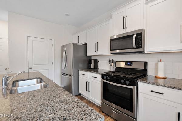 1174 Hampton Place Circle, Loudon, TN 37774