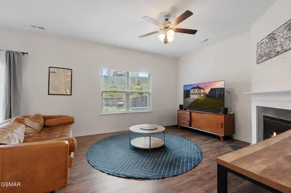 1174 Hampton Place Circle, Loudon, TN 37774