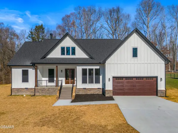 932 Bob O Drive, Dandridge, TN 37725