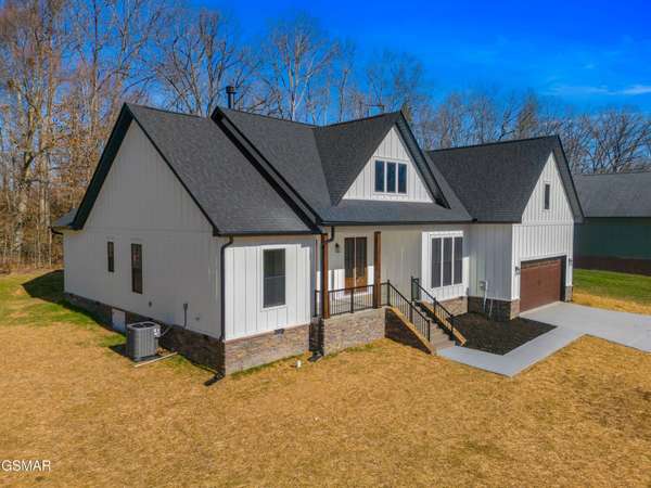 932 Bob O Drive, Dandridge, TN 37725