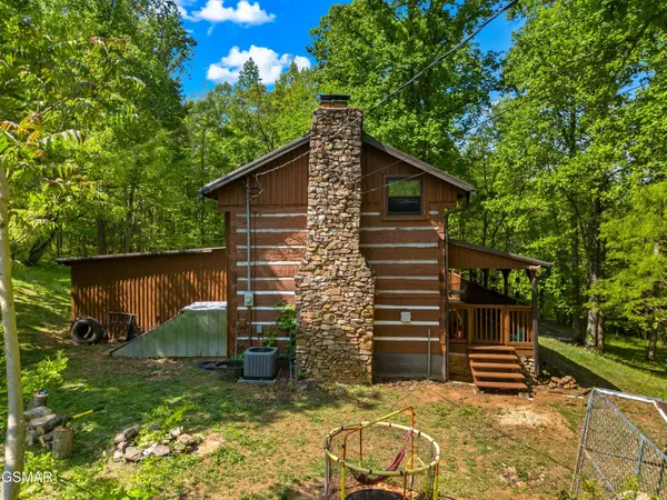 874 Layman Drive, Dandridge, TN 37725