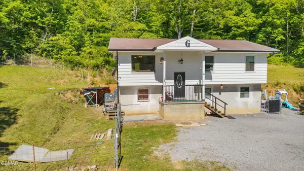 1209 E Bullrun Valley, Powell, TN 37849