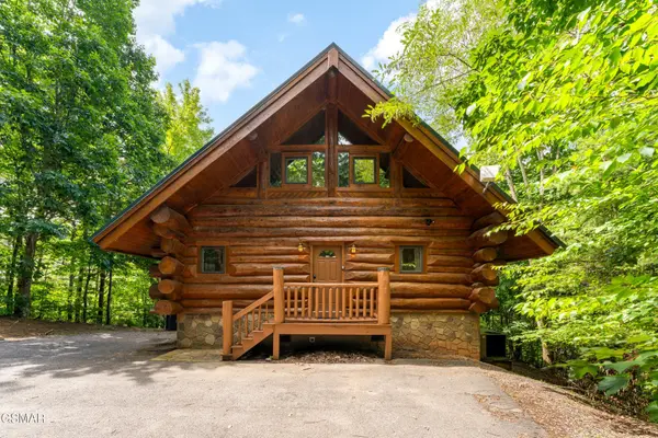 617 Almost Heaven Way, Gatlinburg, TN 37738