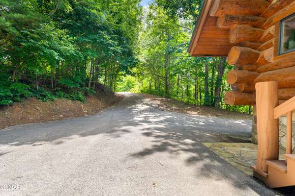 617 Almost Heaven Way, Gatlinburg, TN 37738
