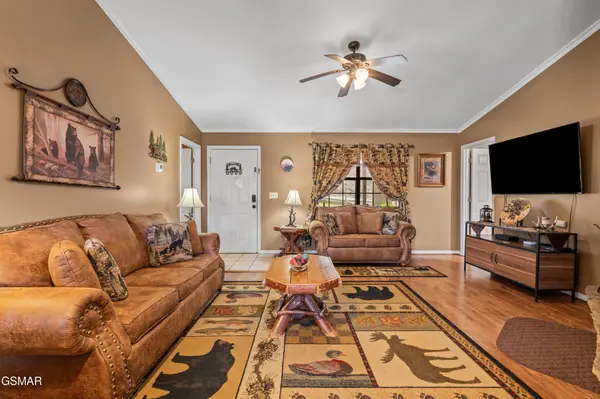 3226 Priscilla Heights Lane, Sevierville, TN 37862