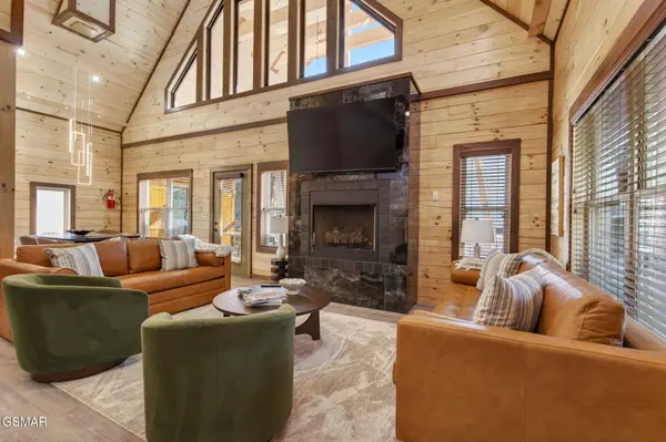 3138 White Falcon Way, Pigeon Forge, TN 37863