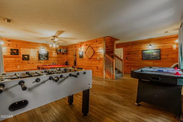 937 Ski Mountain Road, Gatlinburg, TN 37738