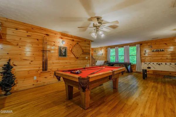 937 Ski Mountain Road, Gatlinburg, TN 37738