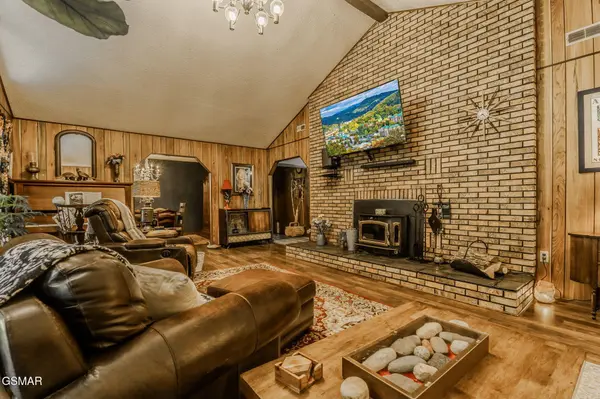543 Reba Lane, Gatlinburg, TN 37738